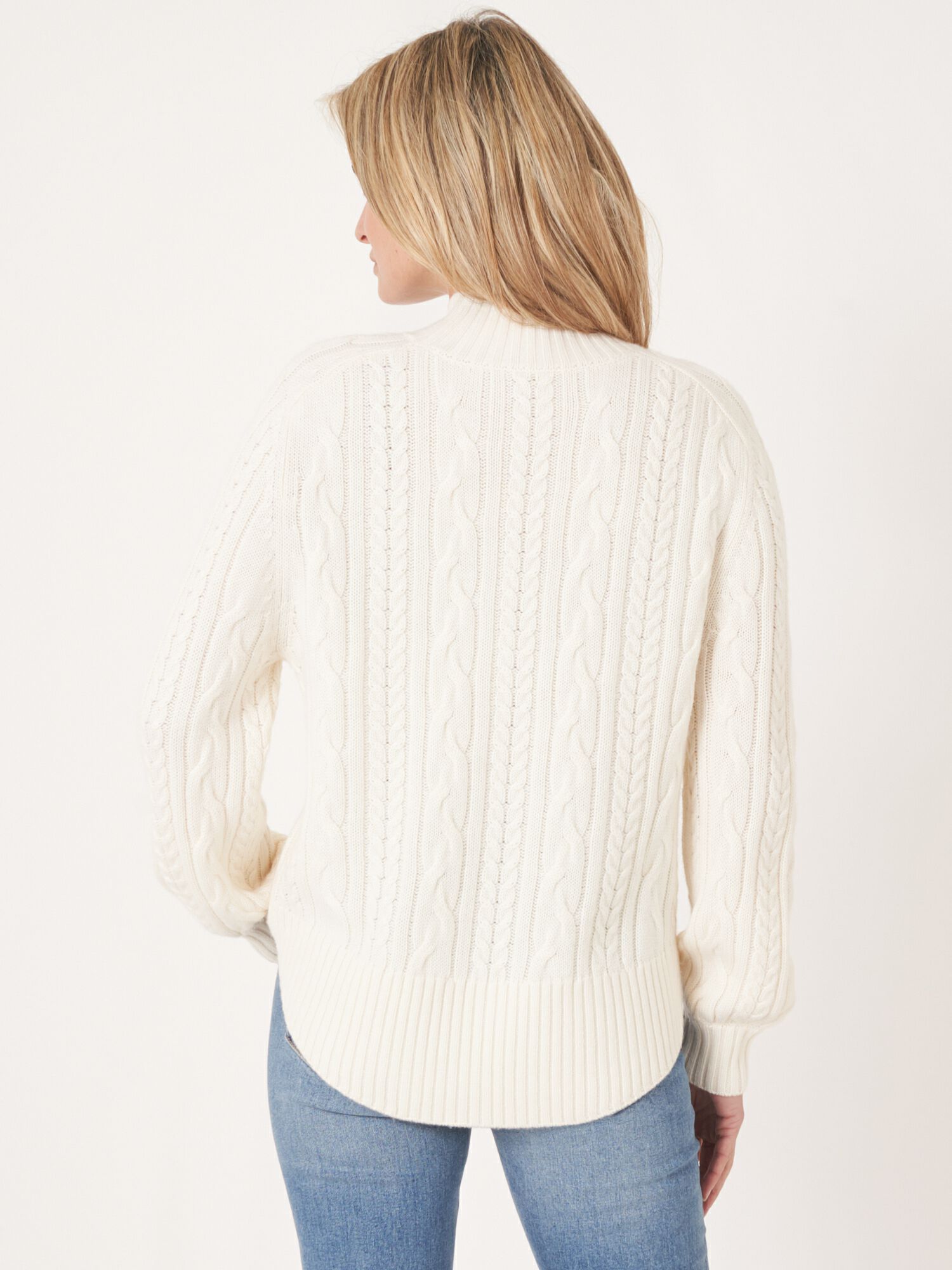 Merino wool cable knit jumper with round hem