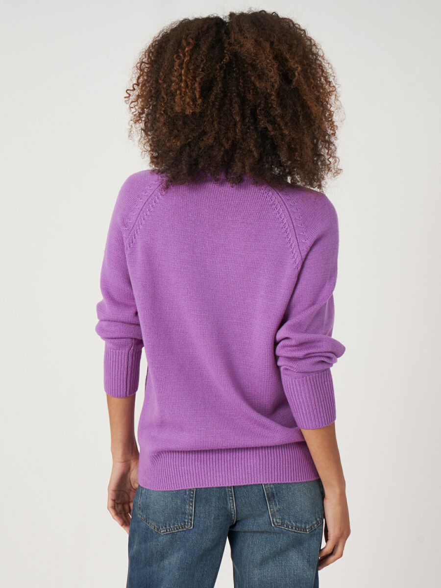 Raglan-Pullover aus Merinowolle mit Stehkragen image number 1