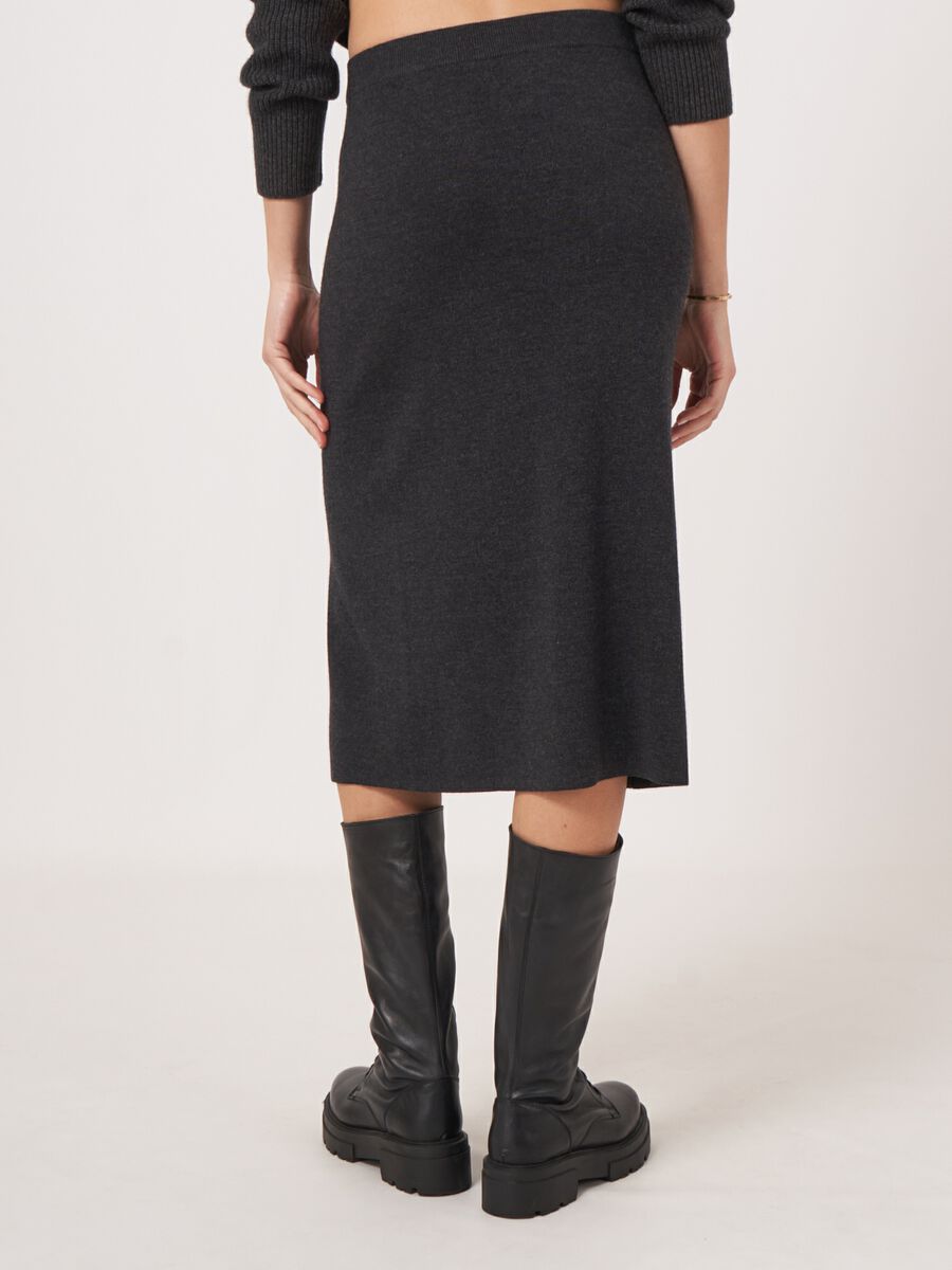 Strickrock mit Frontschlitz aus Merinowolle image number 4