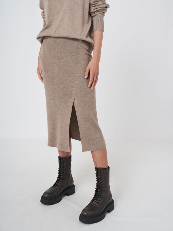 Strickrock mit Frontschlitz aus Merinowolle image number 4