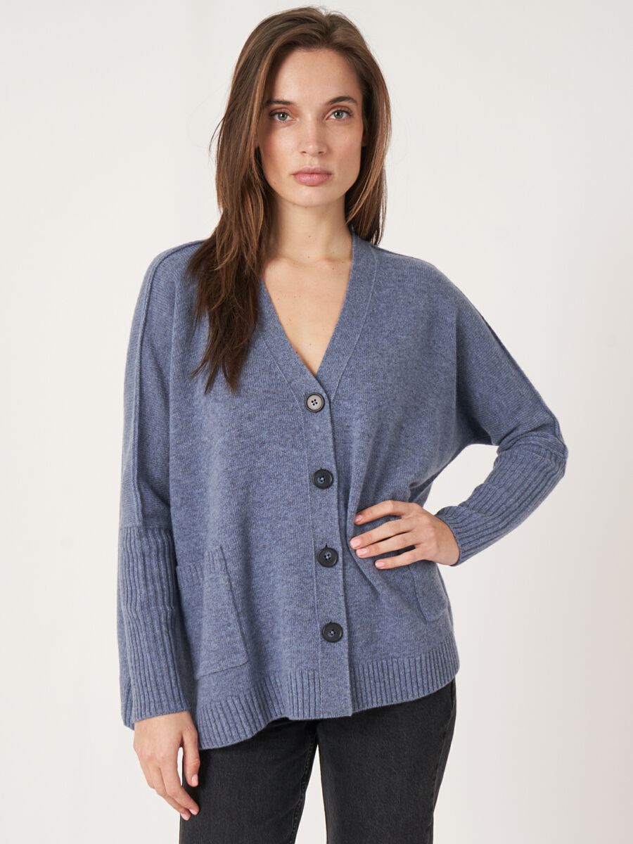 Loose fit cardigan with pockets image number 0