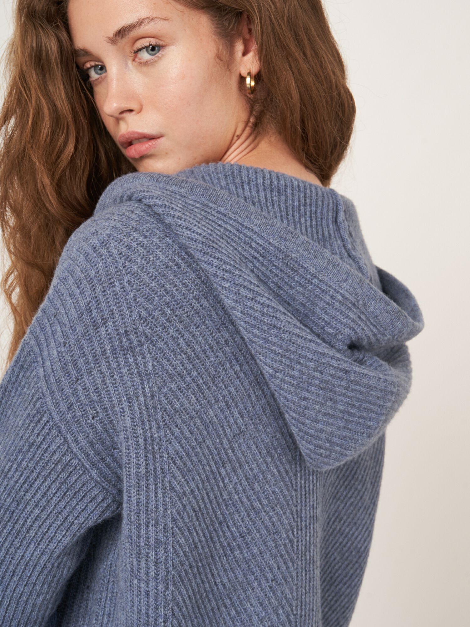 Rib knit hoodie with side slits