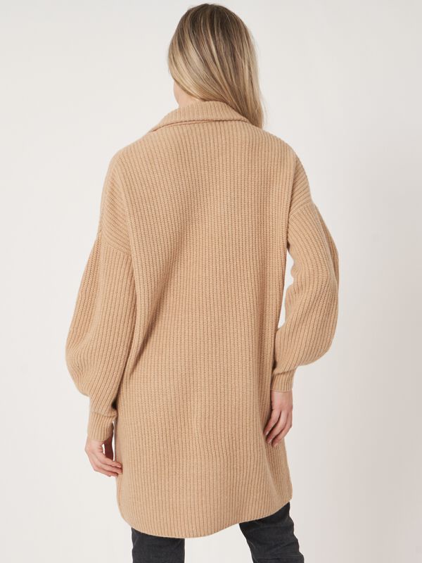 Mittellange Rippstrick-Cardigan mit Revers Kragen image number 2