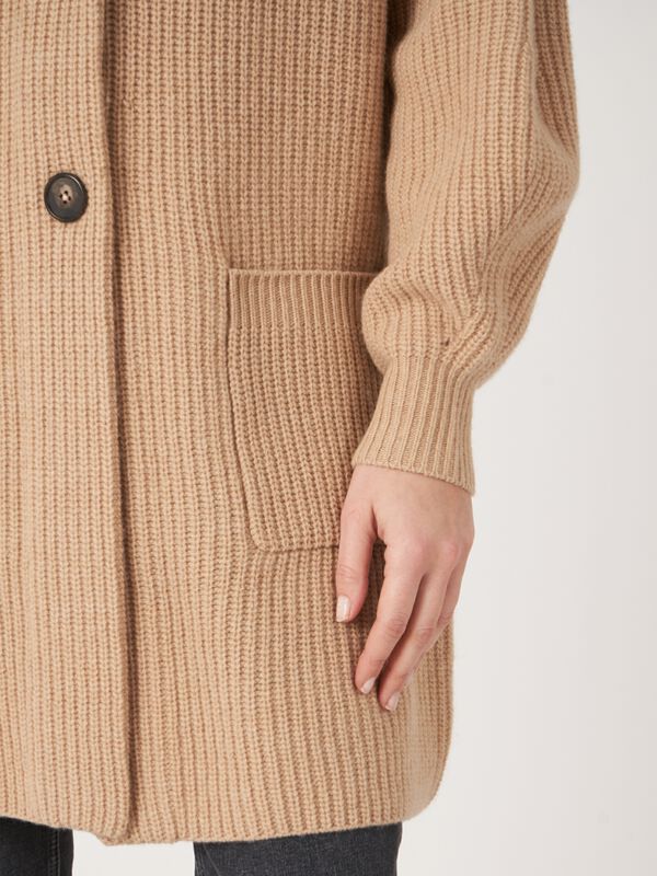 Mittellange Rippstrick-Cardigan mit Revers Kragen image number 4