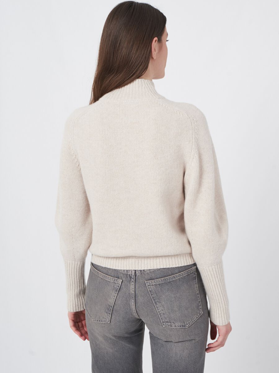 Pull en laine avec col montant côtelé image number 4