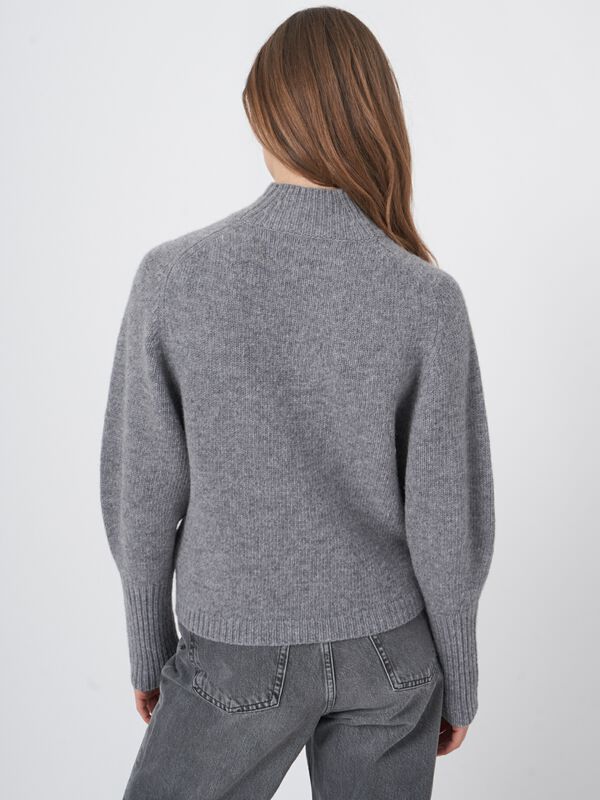Pull en laine avec col montant côtelé image number 5
