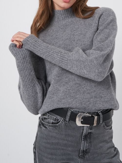 Pull en laine avec col montant côtelé