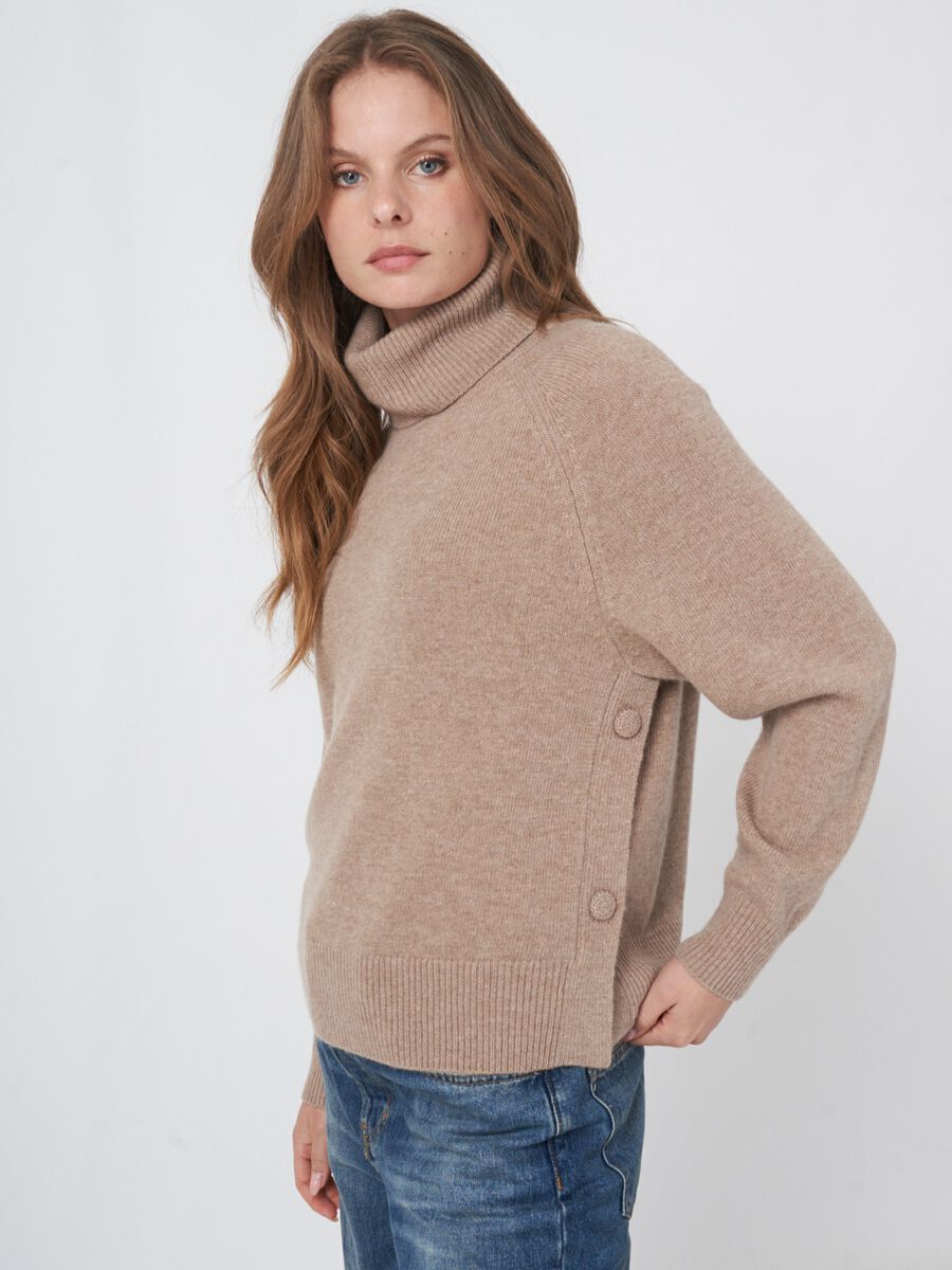 Turtleneck sweater with buttoned sides image number 0