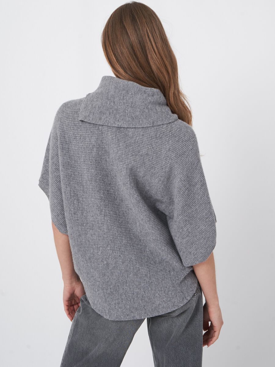 Poncho côtelé avec large col roulé image number 5