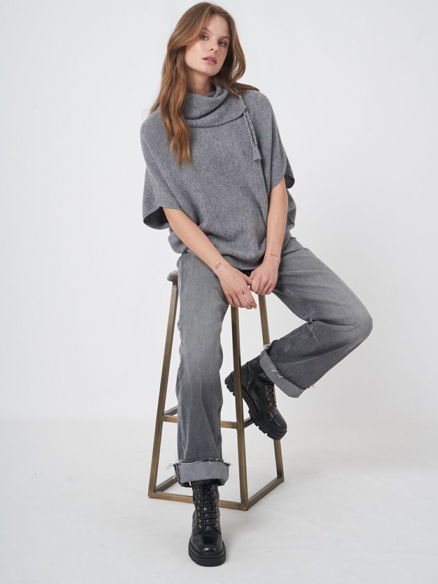 Poncho côtelé avec large col roulé image number 3