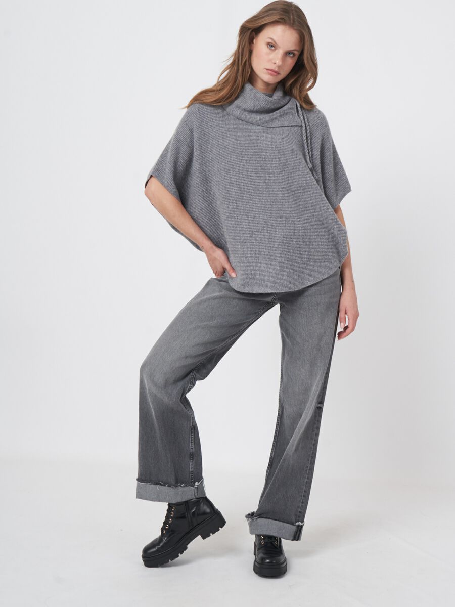 Poncho côtelé avec large col roulé image number 6