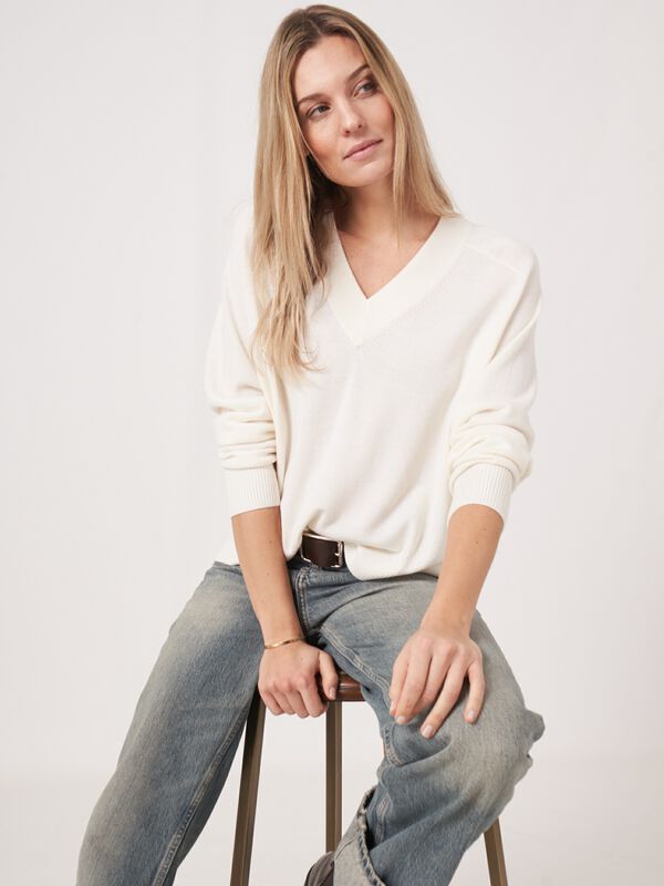 Merino wollen trui met brede geribde V-hals image number 2