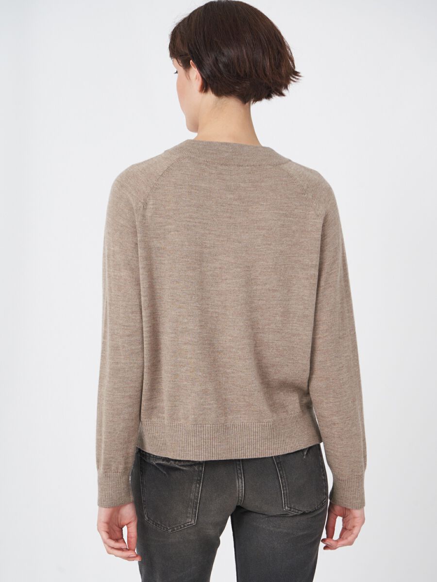 Merino wollen trui met brede geribde V-hals image number 4