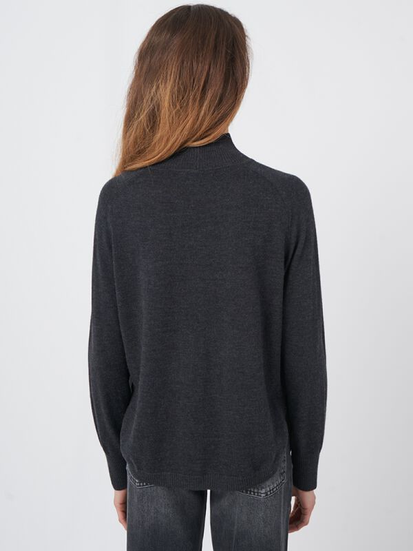 Merino wool sweater with ribbed stand-up collar image number 3