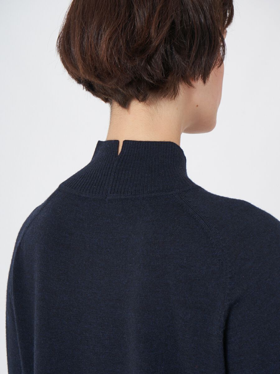 Merino wool sweater with ribbed stand-up collar image number 3