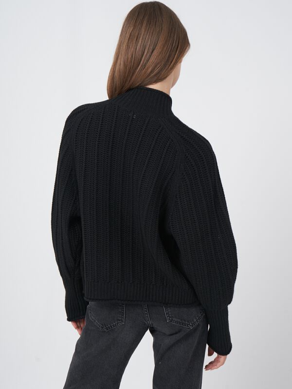 Open knit cropped merino wool cardigan image number 3