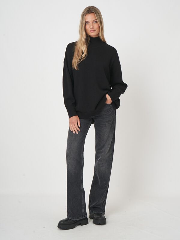 Relaxed fit trui van extra fijne merinowol image number 4