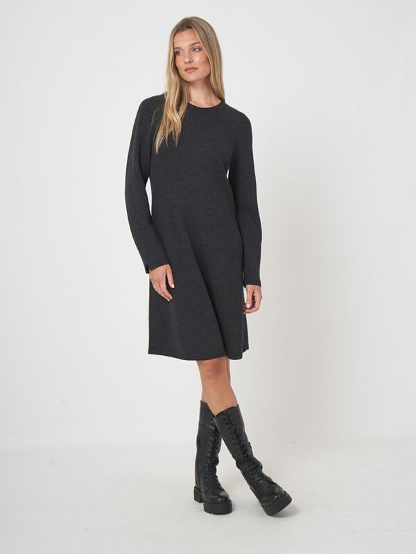 A-Linien-Kleid aus extrafeiner Merinowolle image number 4