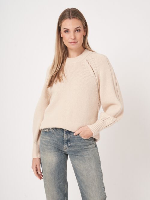Chunky knit sweater crafted from italian lambswool