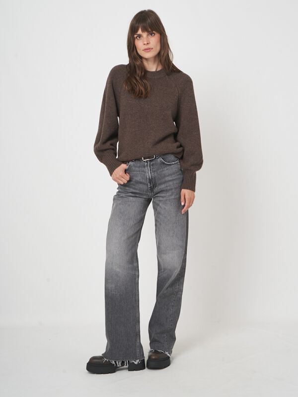 Chunky knit sweater crafted from italian lambswool image number 7