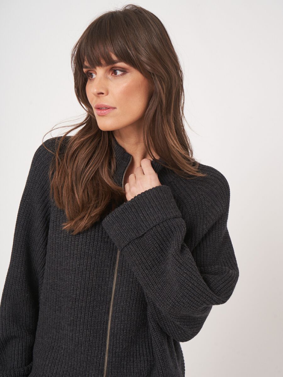 Extra fine merino wool zip-up cardigan image number 3