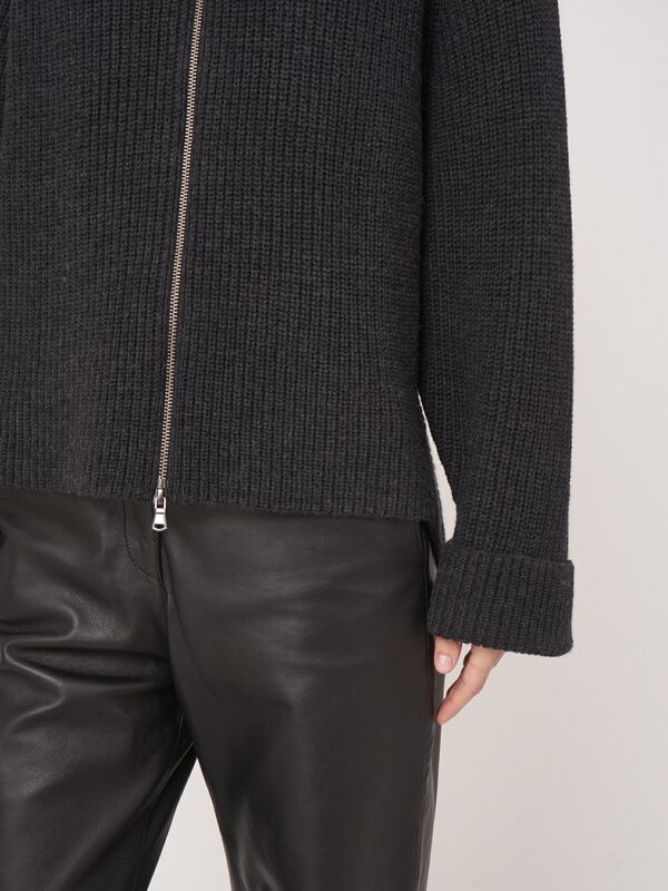 Vest met rits van extra fijne merinowol image number 5