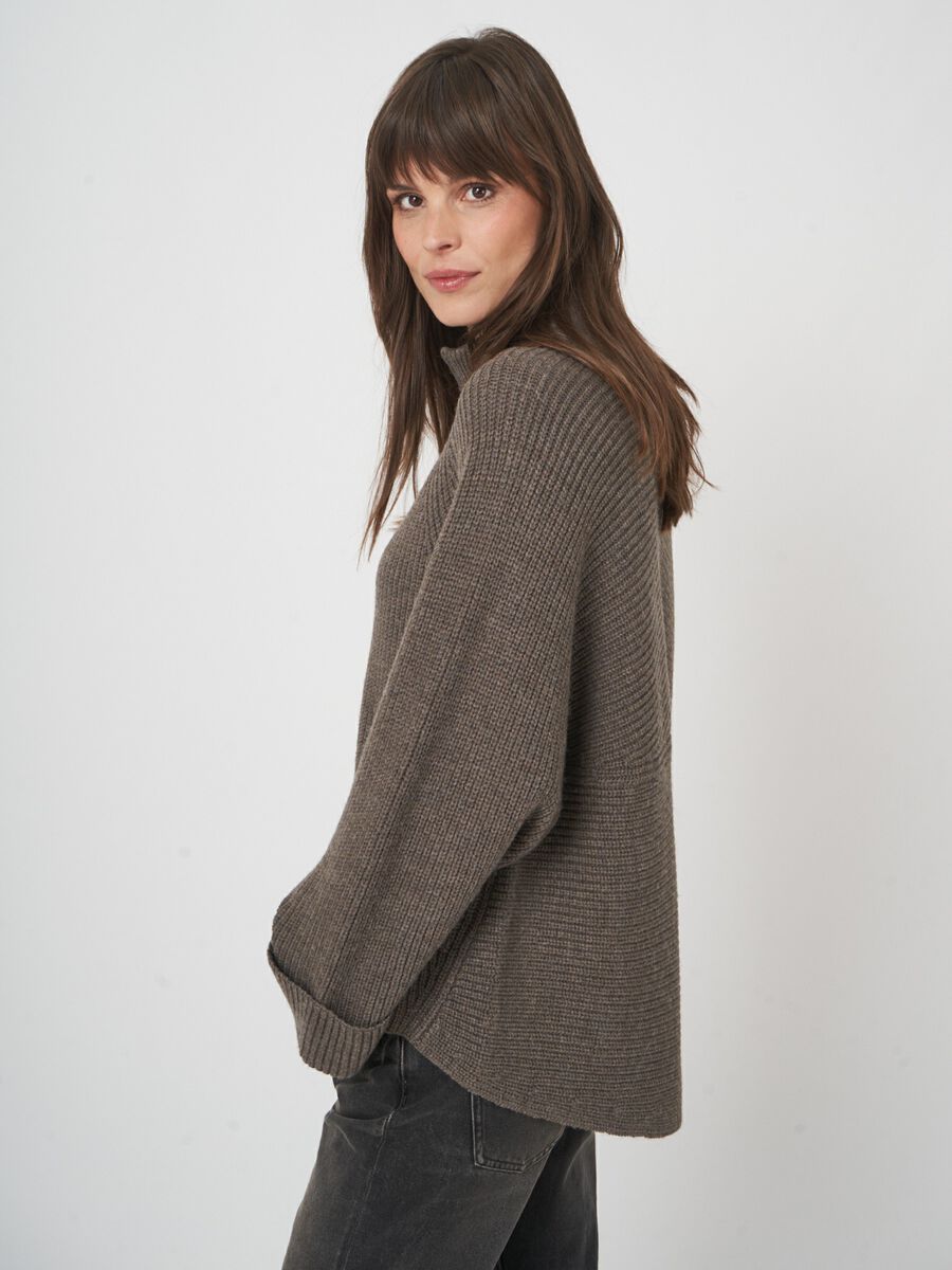 Vest met rits van extra fijne merinowol image number 2