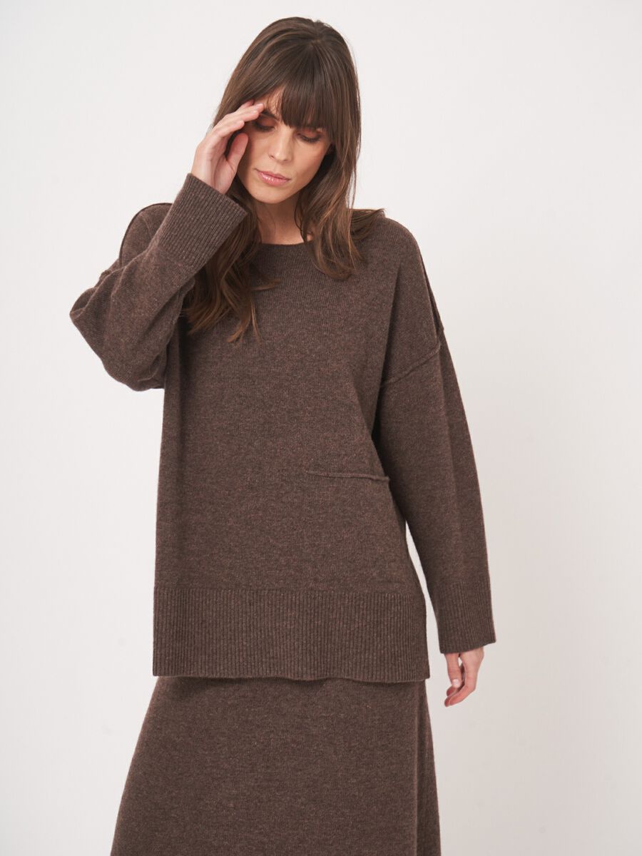 Zachte lamswollen sweater met relaxte pasvorm image number 5