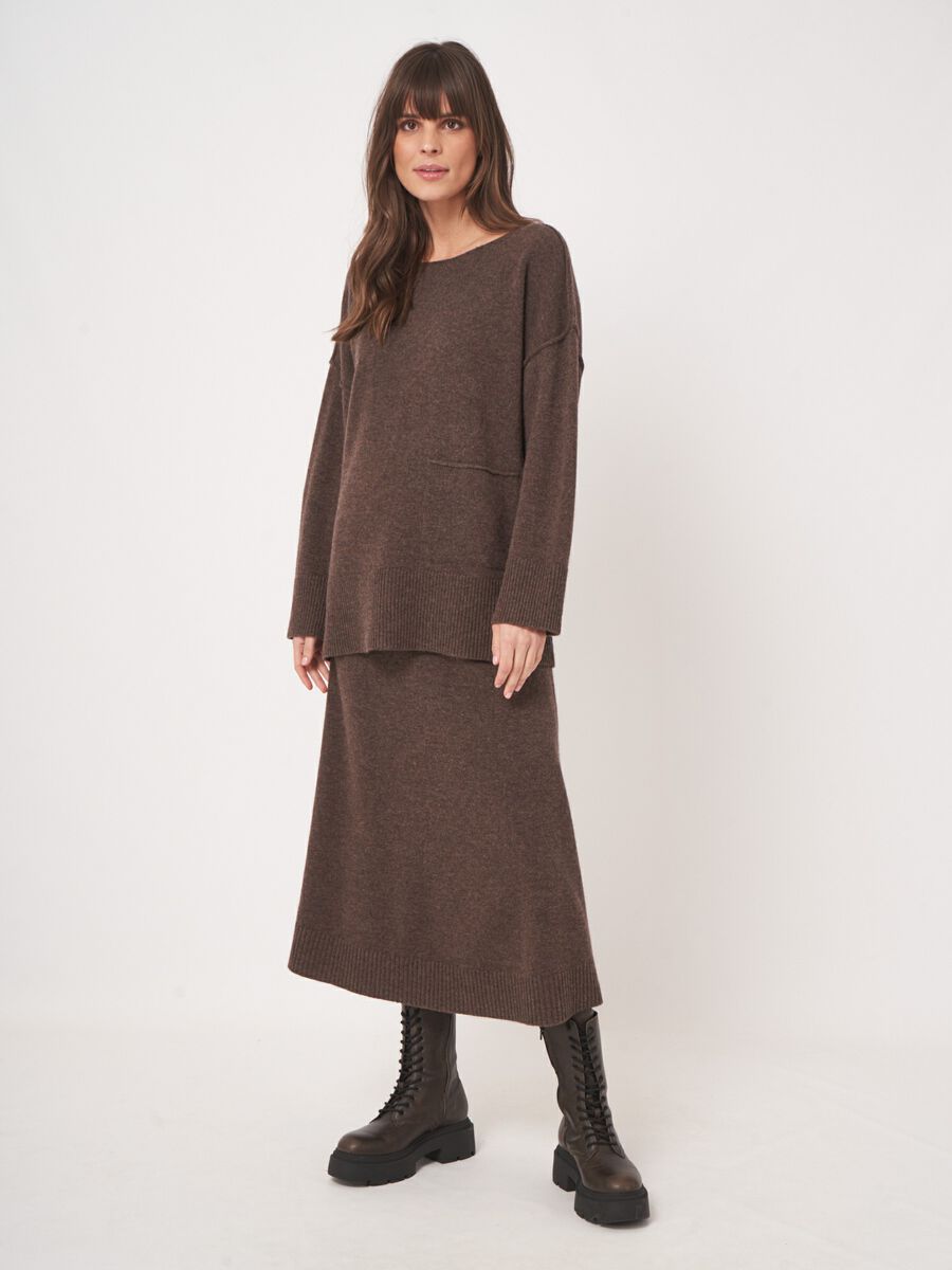 Zachte lamswollen sweater met relaxte pasvorm image number 9