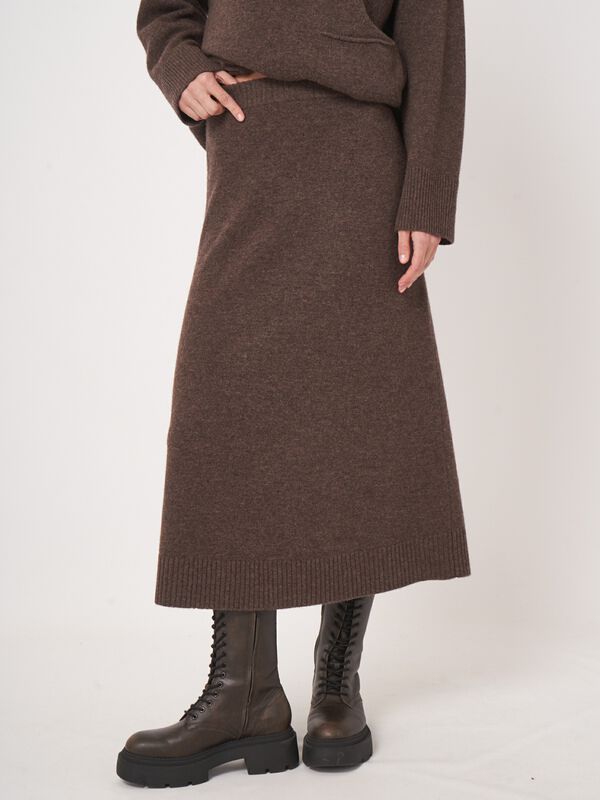 A-line knitted lambswool skirt image number 3