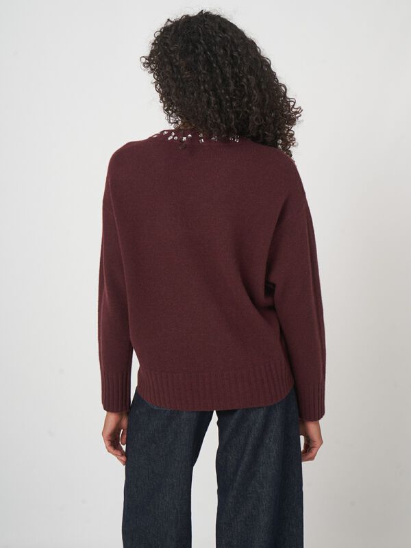 Luxe trui met wijde pasvorm en fonkelende halslijn image number 6