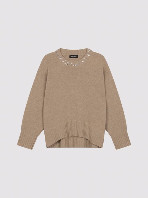 Luxe trui met wijde pasvorm en fonkelende halslijn