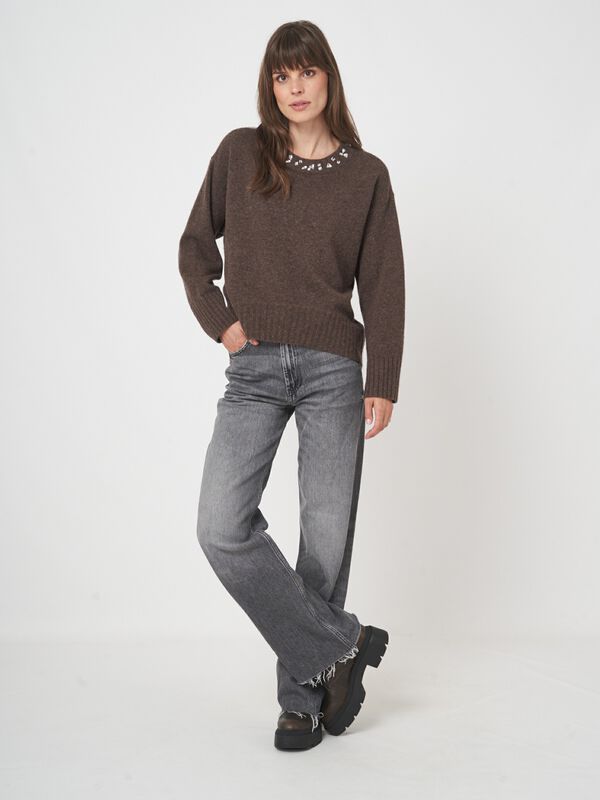 Luxe trui met wijde pasvorm en fonkelende halslijn image number 6