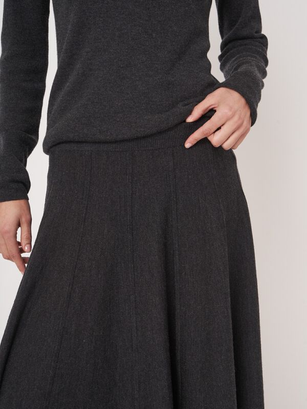 Jupe midi femme — mérinos fin & silhouette fluide repeat image number 2