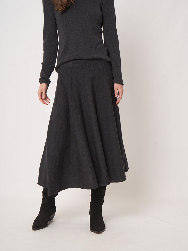 Jupe midi femme — mérinos fin & silhouette fluide repeat image number 3