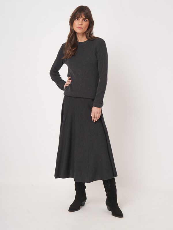 Jupe midi femme — mérinos fin & silhouette fluide repeat image number 5