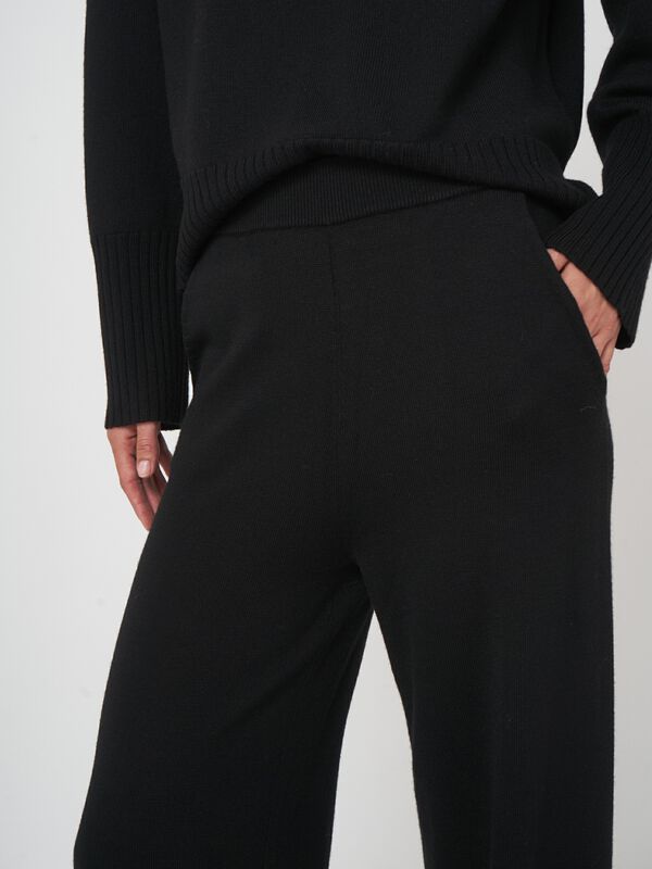 Wide-leg merino wool knit pants image number 1