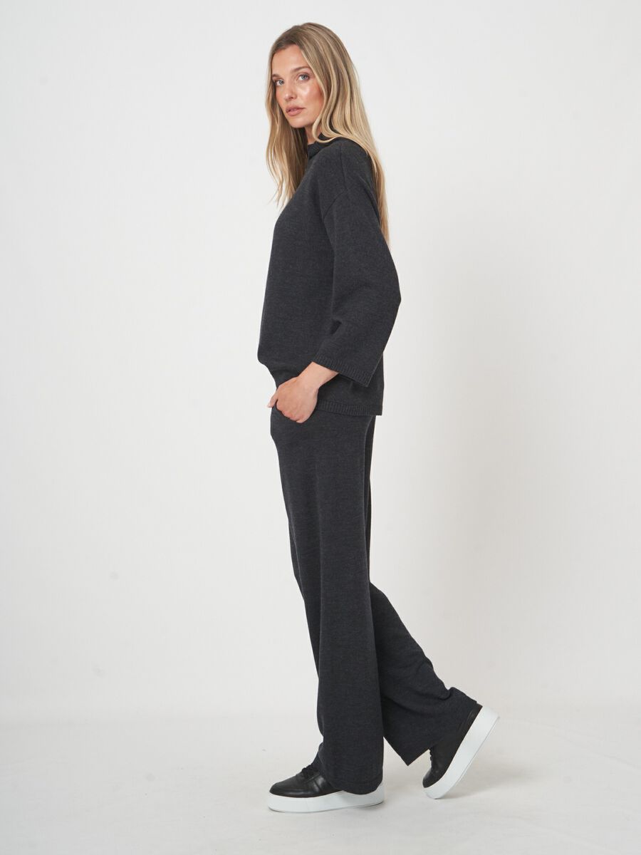 Strickhose mit weitem Bein aus feiner Merinowolle image number 1