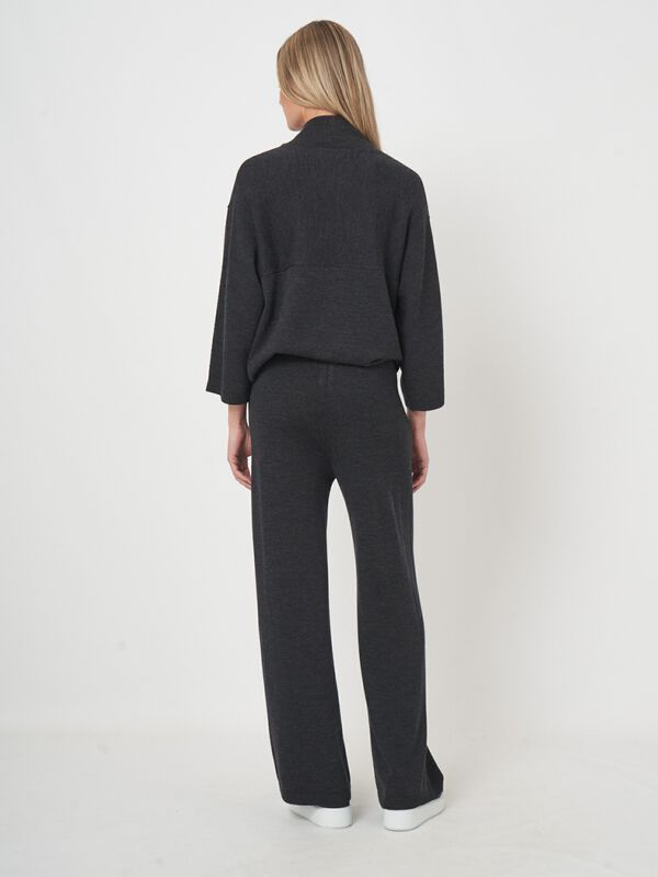Luxe merinowollen pantalon met wijde pijpen image number 3