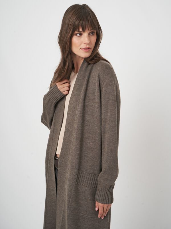 Fijngebreid vest van merinowol met lange pasvorm image number 5