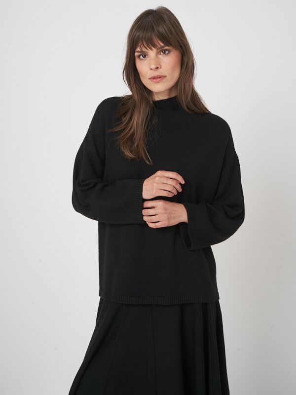 Zachte trui van extra fijne merinowol met brede kraag image number 4