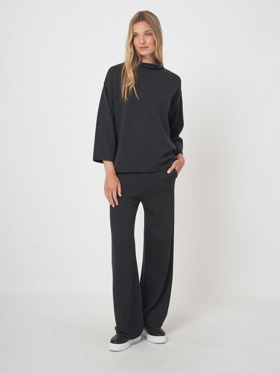 3/4 sleeve merino wool sweater with stand collar image number 4