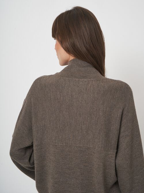 Merinopullover mit 3/4-Ärmeln und Stehkragen