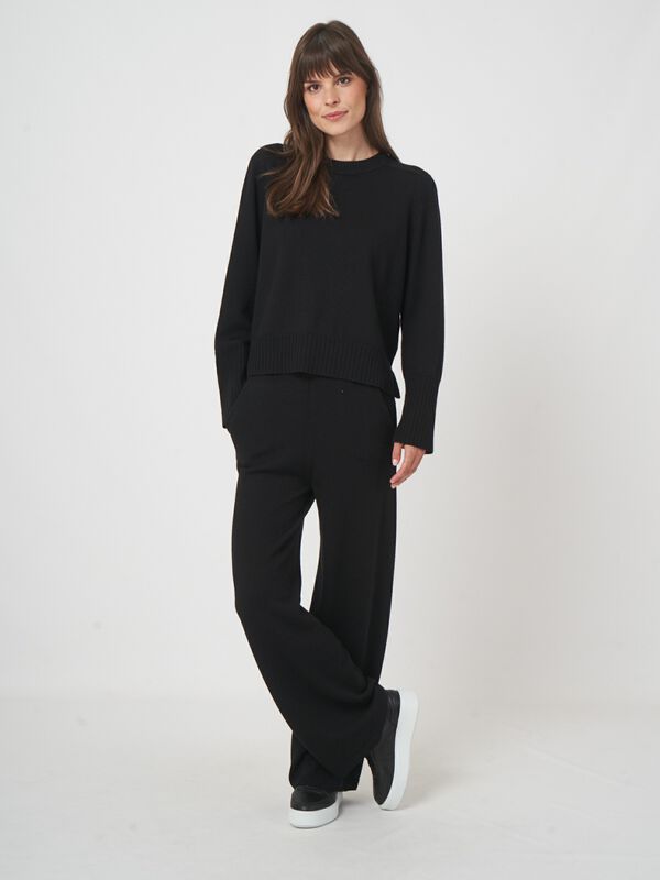 Long sleeve merino wool pullover with round neck image number 6