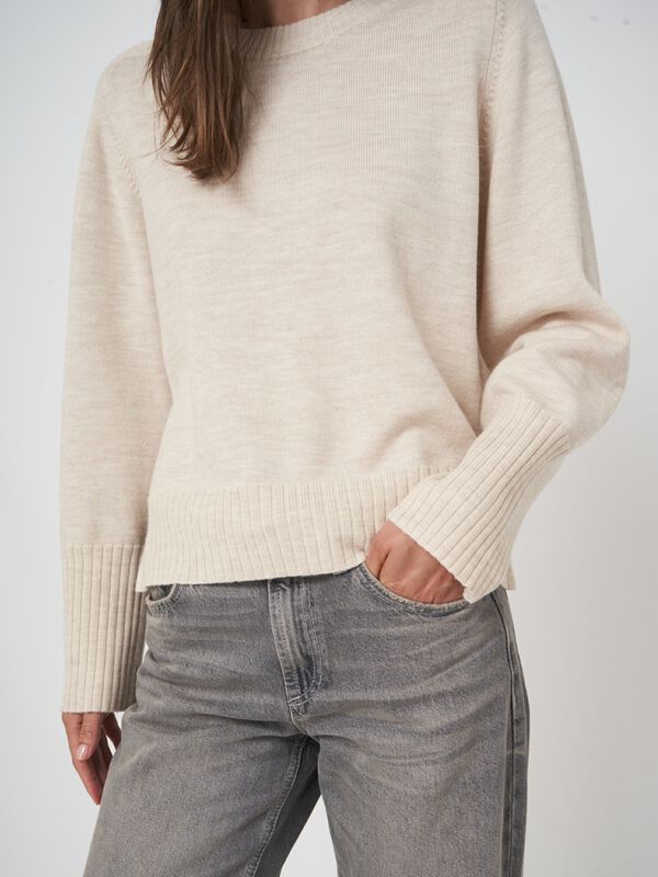 Merinowollen trui met lange mouwen en ronde hals. image number 2