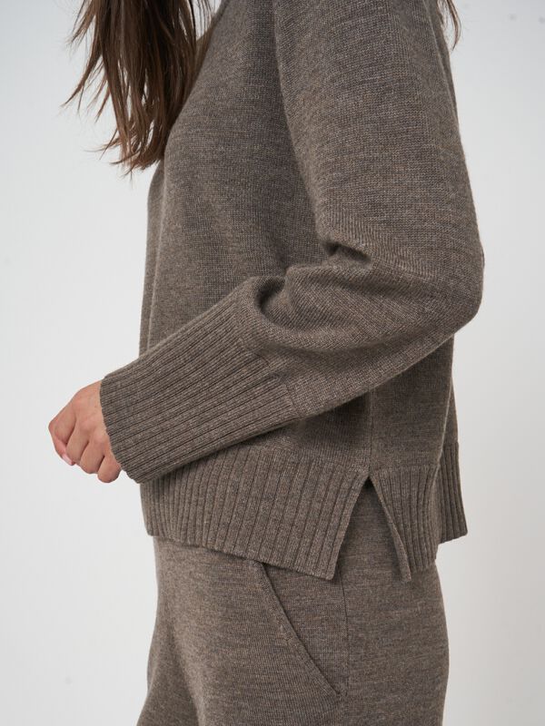 Pull femme manches longues — mérinos fin & col rond image number 1