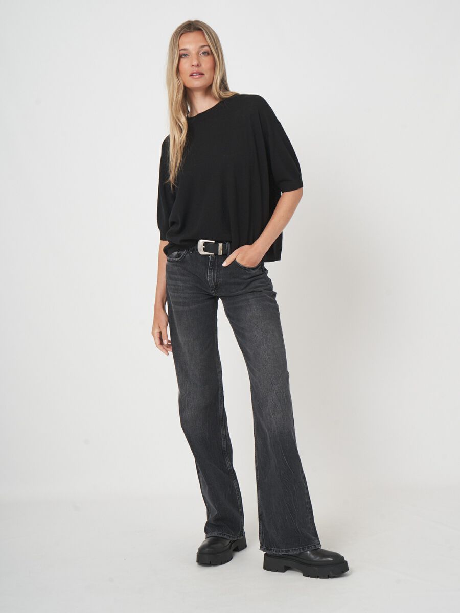 Fine knit sweater with short sleeves & relaxed fit image number 4