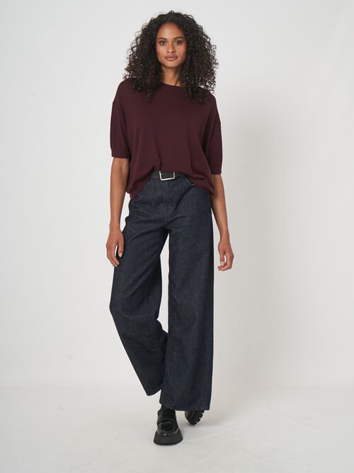 Fijngebreide trui met korte mouwen en relaxte pasvorm