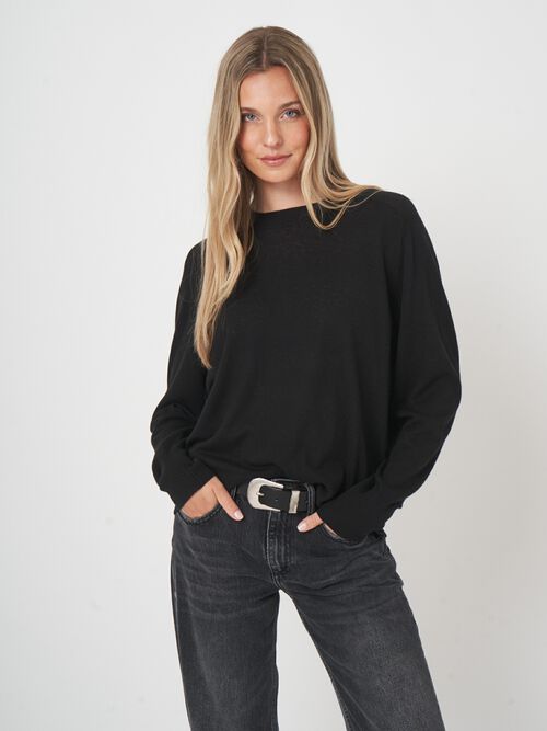 Lichte gebreide wijde trui met lange mouwen