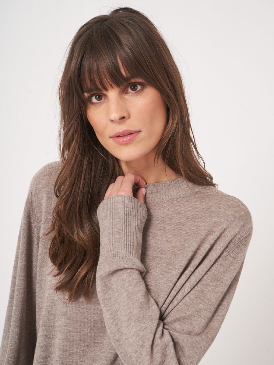 Pull large femme — maille fine & confort moderne repeat image number 1